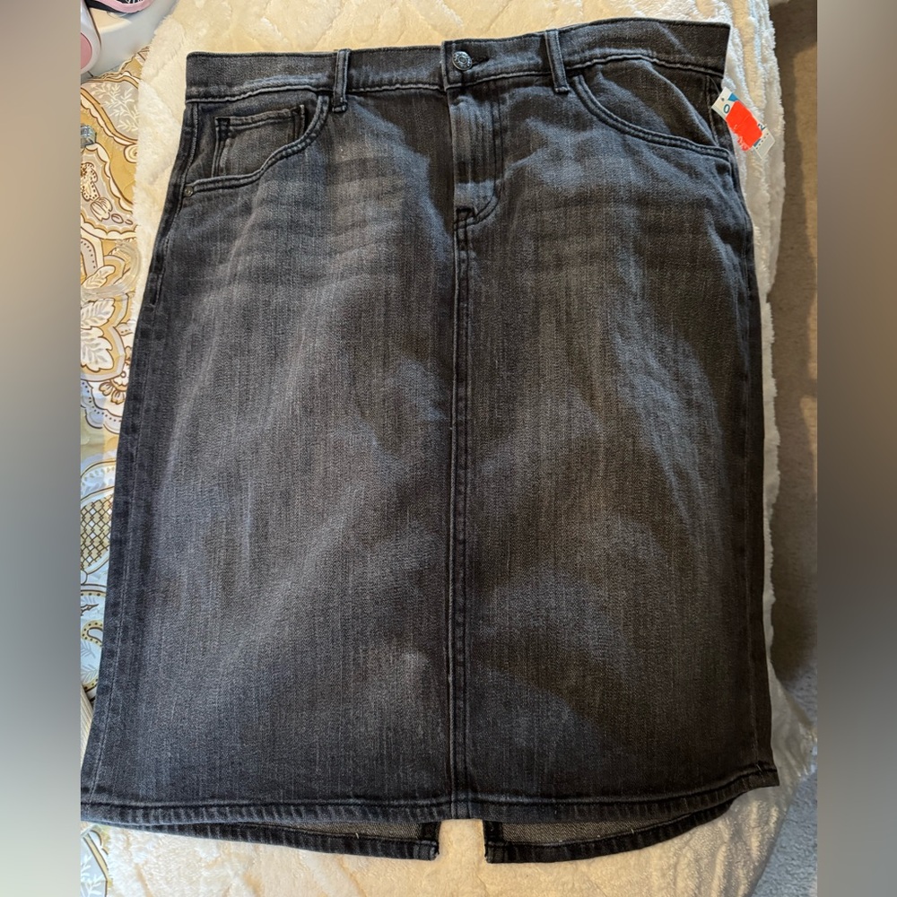 Vintage 90’s/early 2000’s high-waisted denim skirt - NWT